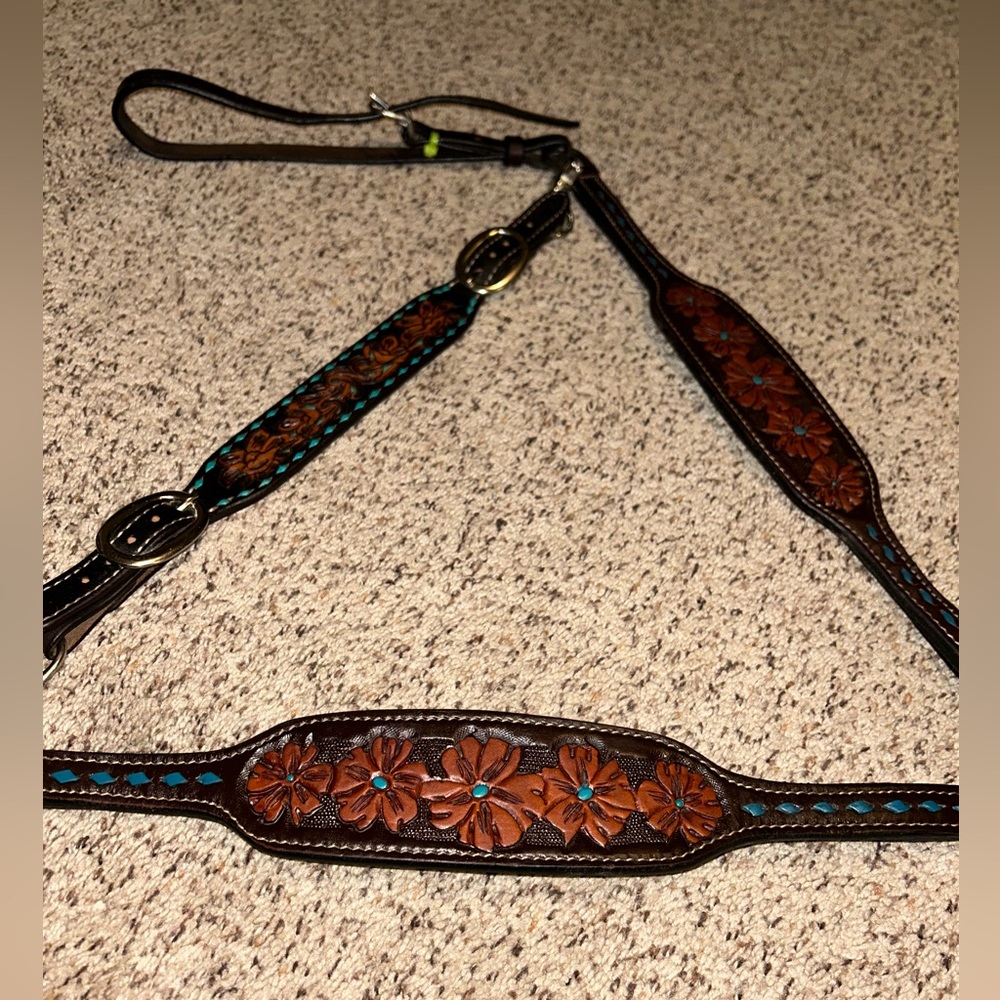 Breast collar